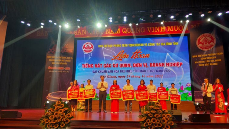 Liên hoan tiếng hát các cơ quan, đơn vị, doanh nghiệp đạt chuẩn văn hóa tiêu biểu tỉnh Bắc Giang,...