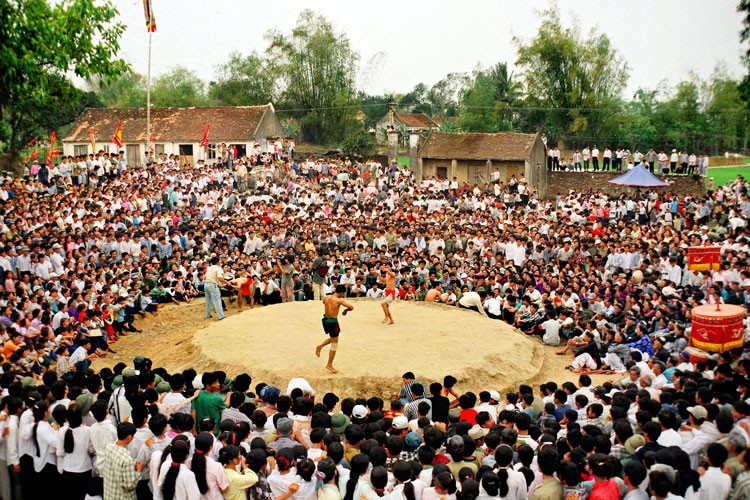 Tưng bừng các môn thi đấu thể thao dân tộc trong các lễ hội Xuân trên quê hương Bắc Giang